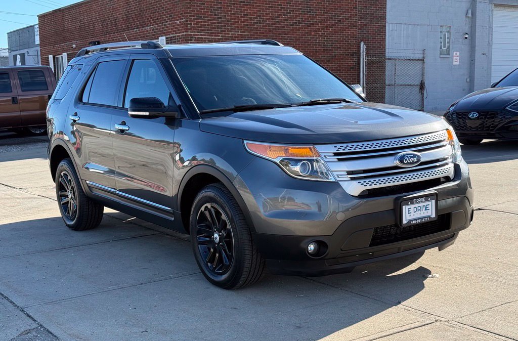 Used 2015 Ford Explorer XLT FWD image 4