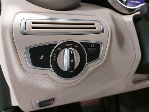 Used 2019 Mercedes-Benz C 300 Sedan image 27