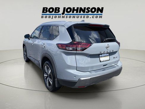 Used 2024 Nissan Rogue SL AWD/4WD image 5