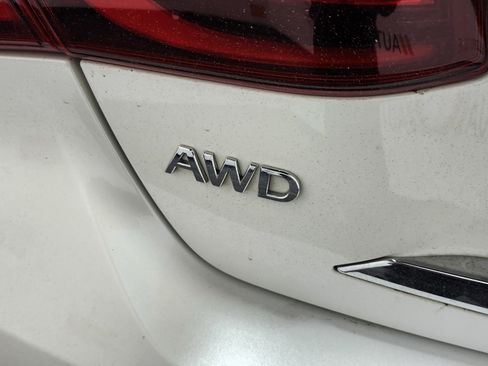 Used 2019 INFINITI Q70 Luxe image 22