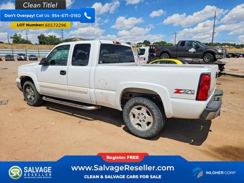 Used 2007 Chevrolet Silverado 1500 LT w/ Extended Cab Value Package AWD/4WD image 3