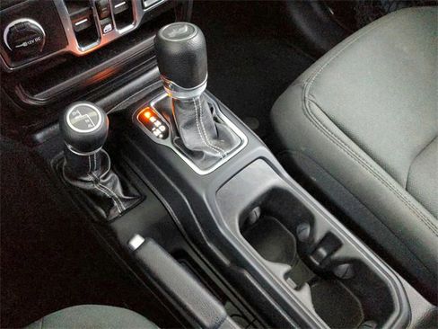 Used 2021 Jeep Wrangler Unlimited Sahara w/ Uconnect 4C Nav & Sound Group image 25