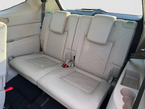 Used 2024 Volkswagen Atlas SE image 17