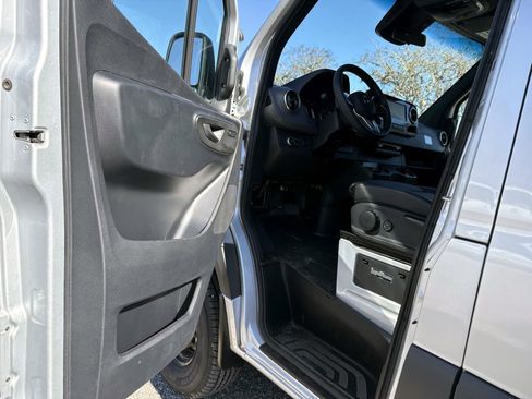 Used 2024 Mercedes-Benz Sprinter 144 Cargo image 16
