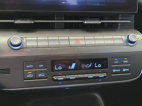 Used 2025 Hyundai Kona SEL AWD/4WD image 28