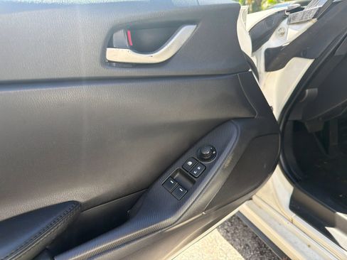 Used 2020 MAZDA MX-5 Miata Sport RWD image 14
