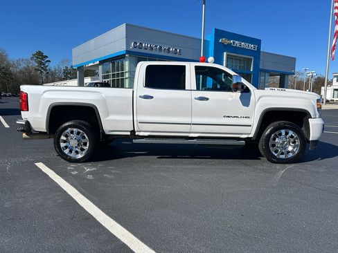 Used 2019 GMC Sierra 2500 Denali w/ Duramax Plus Package image 6