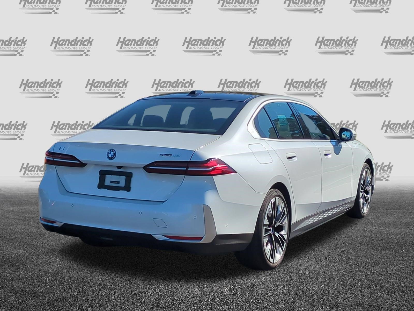 Used 2024 BMW i5 eDrive40i w/ Executive Package RWD image 10