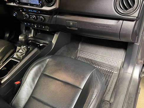 Used 2021 Toyota Tacoma TRD Sport w/ TRD Premium Sport Package RWD image 29