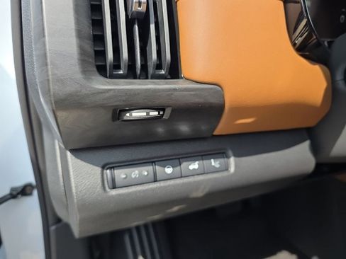 New 2026 Nissan Pathfinder Platinum AWD/4WD image 19