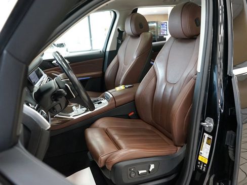 Used 2020 BMW X7 xDrive40i w/ Premium Package AWD/4WD image 2