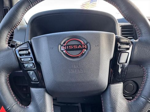 Used 2022 Nissan Frontier Pro-X image 16
