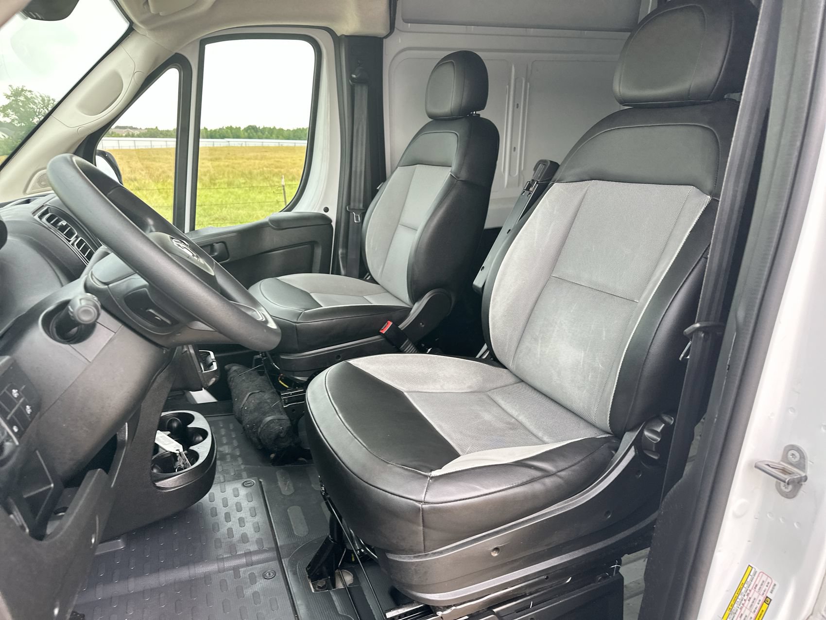 Used 2025 RAM ProMaster 2500 w/ Convenience Group FWD image 11
