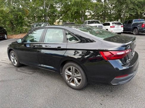 Used 2024 Volkswagen Jetta SE FWD image 5