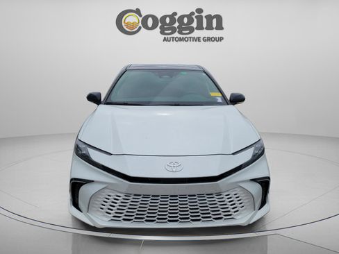 Used 2025 Toyota Camry XSE image 7