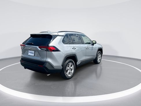 Used 2025 Toyota RAV4 LE AWD/4WD image 9