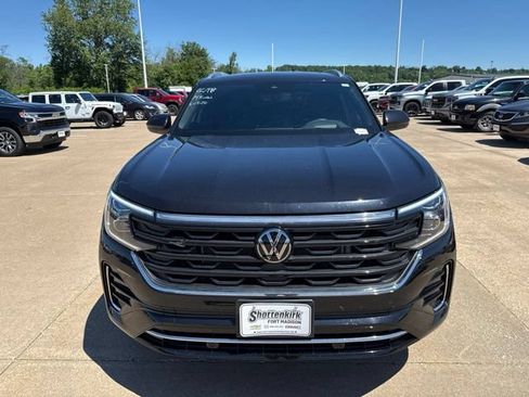 Used 2024 Volkswagen Atlas Cross Sport SEL R-Line AWD/4WD image 8