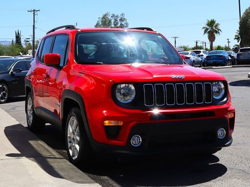 Used 2019 Jeep Renegade Latitude FWD image 14