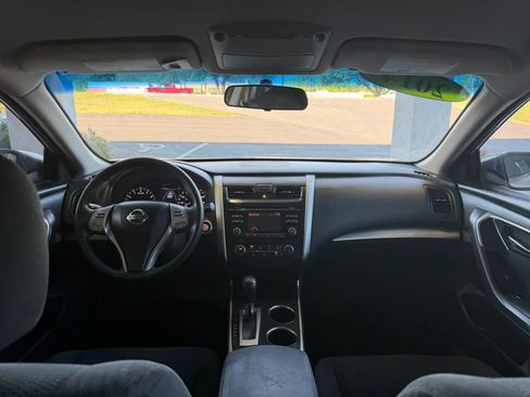 Used 2014 Nissan Altima 2.5 S w/ Display Audio Package image 9