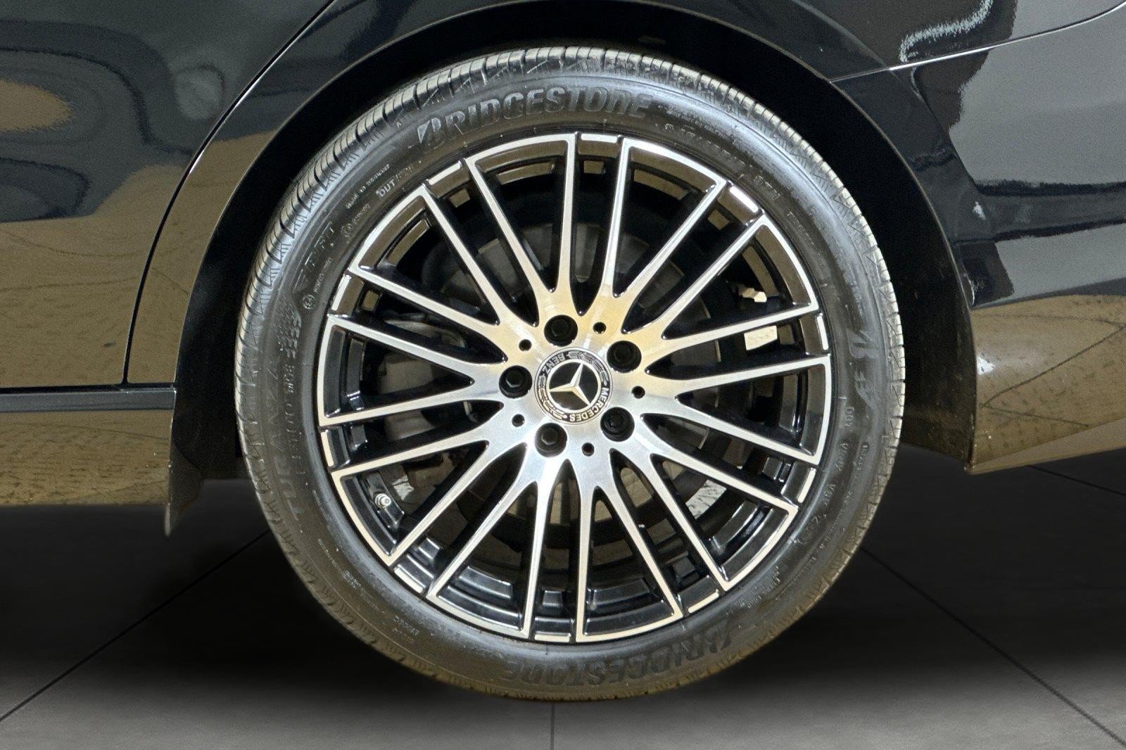 Used 2024 Mercedes-Benz C 300 Sedan image 24