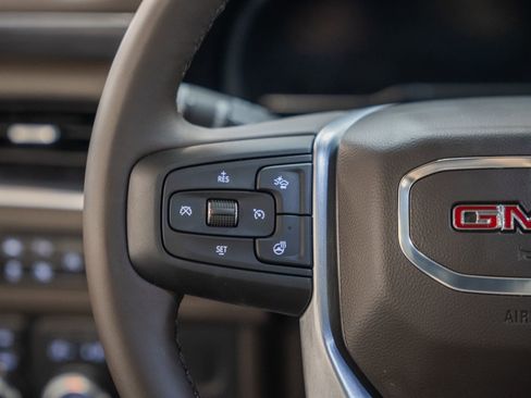 Used 2023 GMC Yukon XL SLT w/ SLT Premium Package image 35