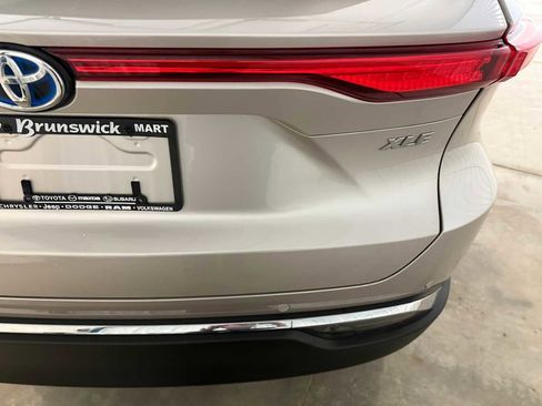 Certified 2023 Toyota Venza XLE AWD/4WD image 18