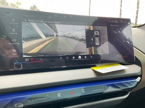 Certified 2025 BMW X3 xDrive30i w/ Premium Package image 19