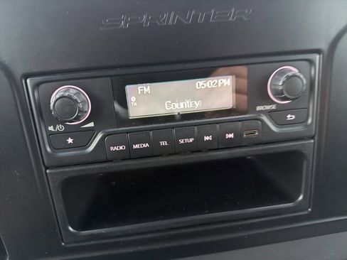 Used 2019 Mercedes-Benz Sprinter 2500 image 14