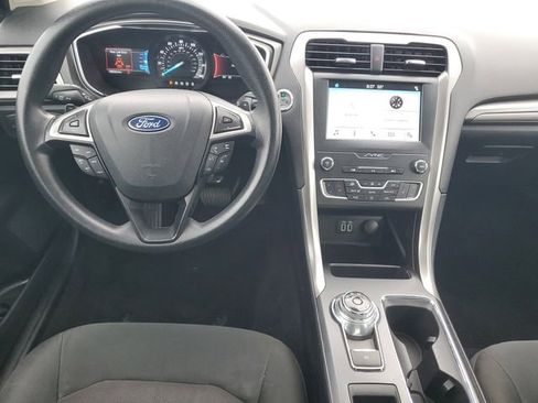 Used 2019 Ford Fusion SE AWD/4WD image 12