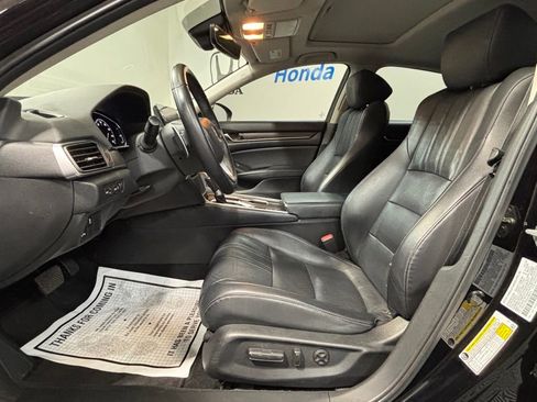 Certified 2018 Honda Accord Touring image 11