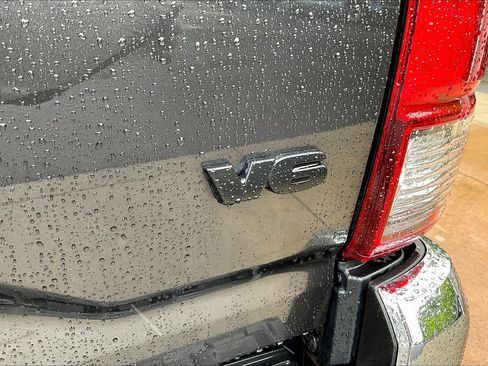Used 2018 Toyota Tacoma TRD Off-Road AWD/4WD image 24