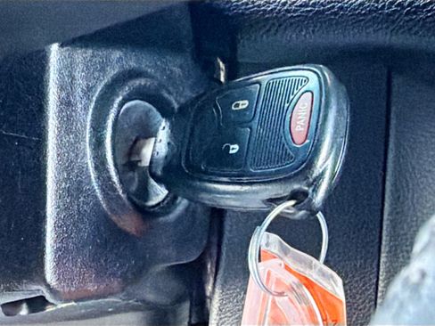 Used 2013 Jeep Wrangler Unlimited Rubicon w/ Connectivity Group image 31