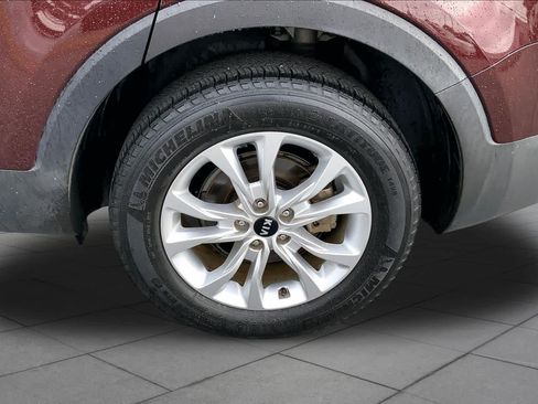 Used 2020 Kia Telluride LX FWD image 10