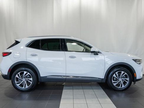 Used 2022 Buick Envision Essence w/ Technology Package I FWD image 3