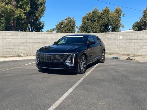 Certified 2024 Cadillac Lyriq Luxury RWD image 2