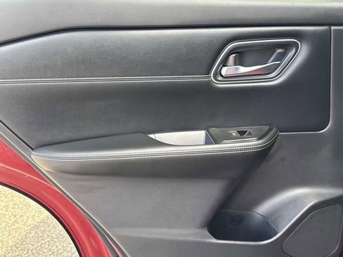 Certified 2025 Nissan Rogue Platinum image 12