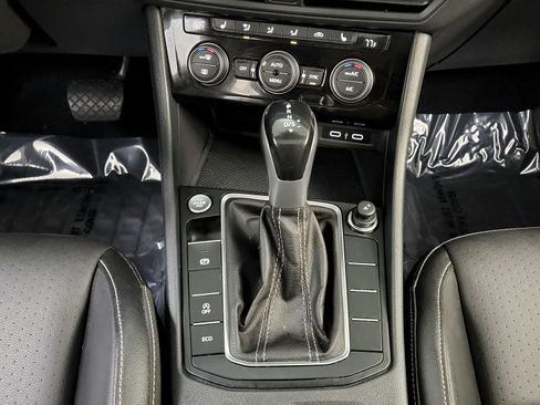 Used 2022 Volkswagen Jetta SE w/ Panoramic Sunroof Package FWD image 24