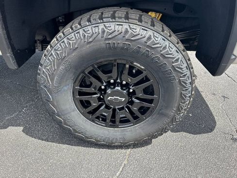 New 2026 Chevrolet Silverado 2500 ZR2 AWD/4WD image 21