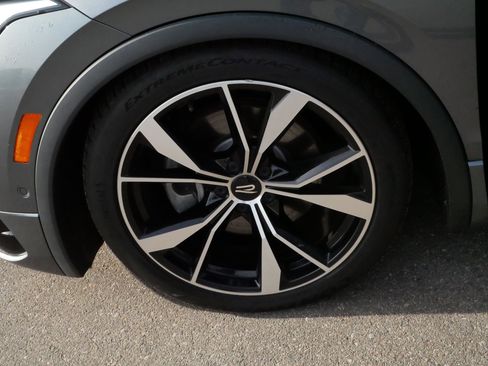 Used 2022 Volkswagen Tiguan SEL R-Line image 15