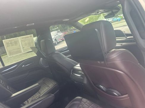 Used 2023 Cadillac Escalade Premium Luxury Platinum AWD/4WD image 11