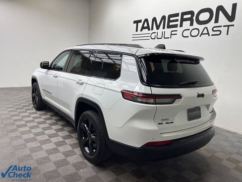 Used 2022 Jeep Grand Cherokee L Limited w/ Black Appearance Package image 8