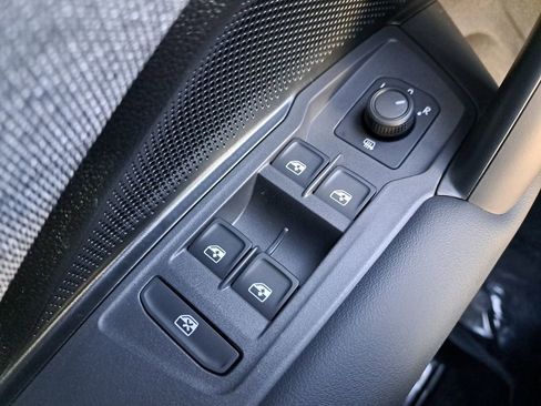 New 2025 Volkswagen Tiguan S AWD/4WD image 26