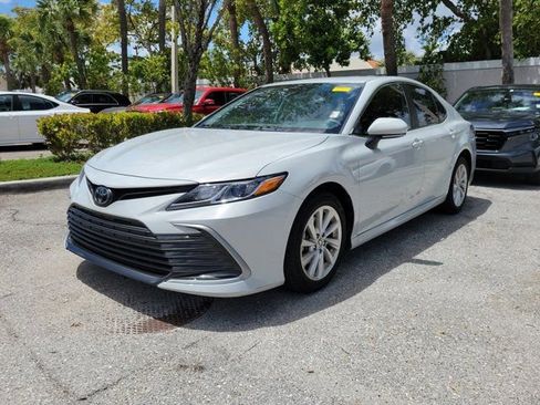 Used 2024 Toyota Camry LE image 3