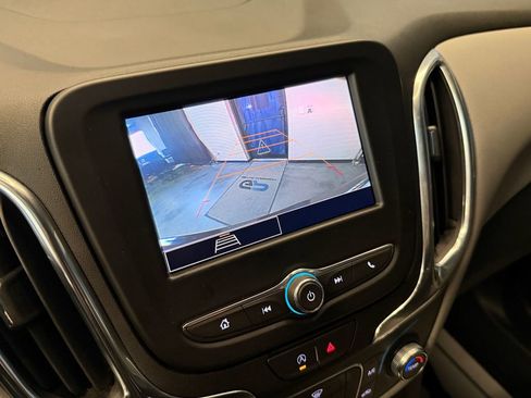 Used 2024 Chevrolet Equinox LS w/ LS Convenience Package image 14