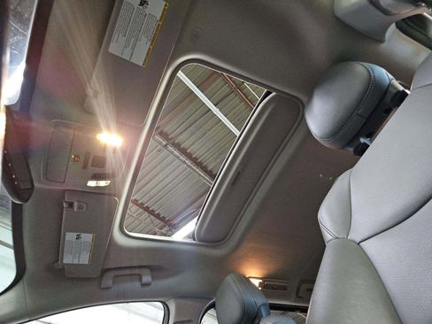 Used 2022 Toyota Sienna XLE FWD image 9