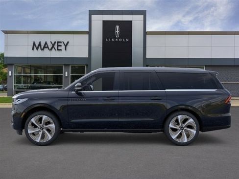 New 2026 Lincoln Navigator L Black Label AWD/4WD image 95