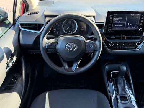 Used 2021 Toyota Corolla LE image 9