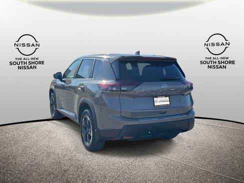 Used 2025 Nissan Rogue SV image 7