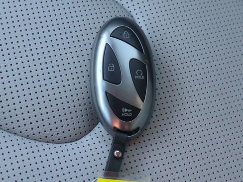 Used 2025 Hyundai Elantra Limited image 28