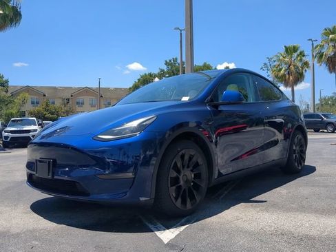 Used 2023 Tesla Model Y Long Range AWD/4WD image 9